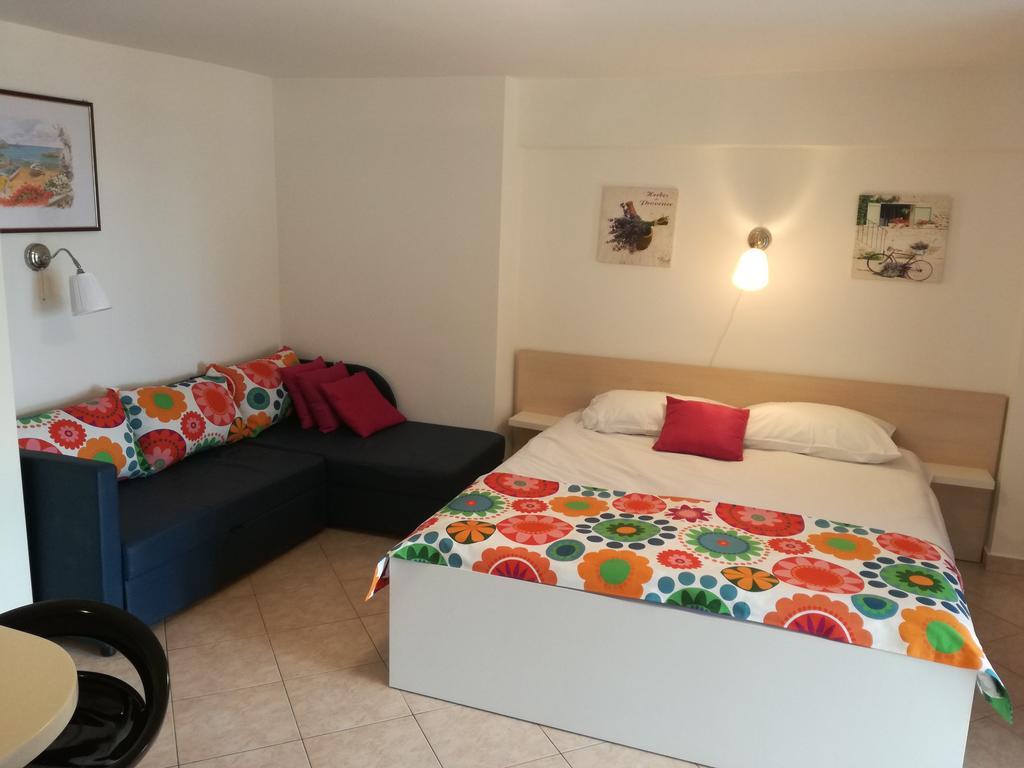 Guesthouse Villa Juric Цриквениця Екстер'єр фото